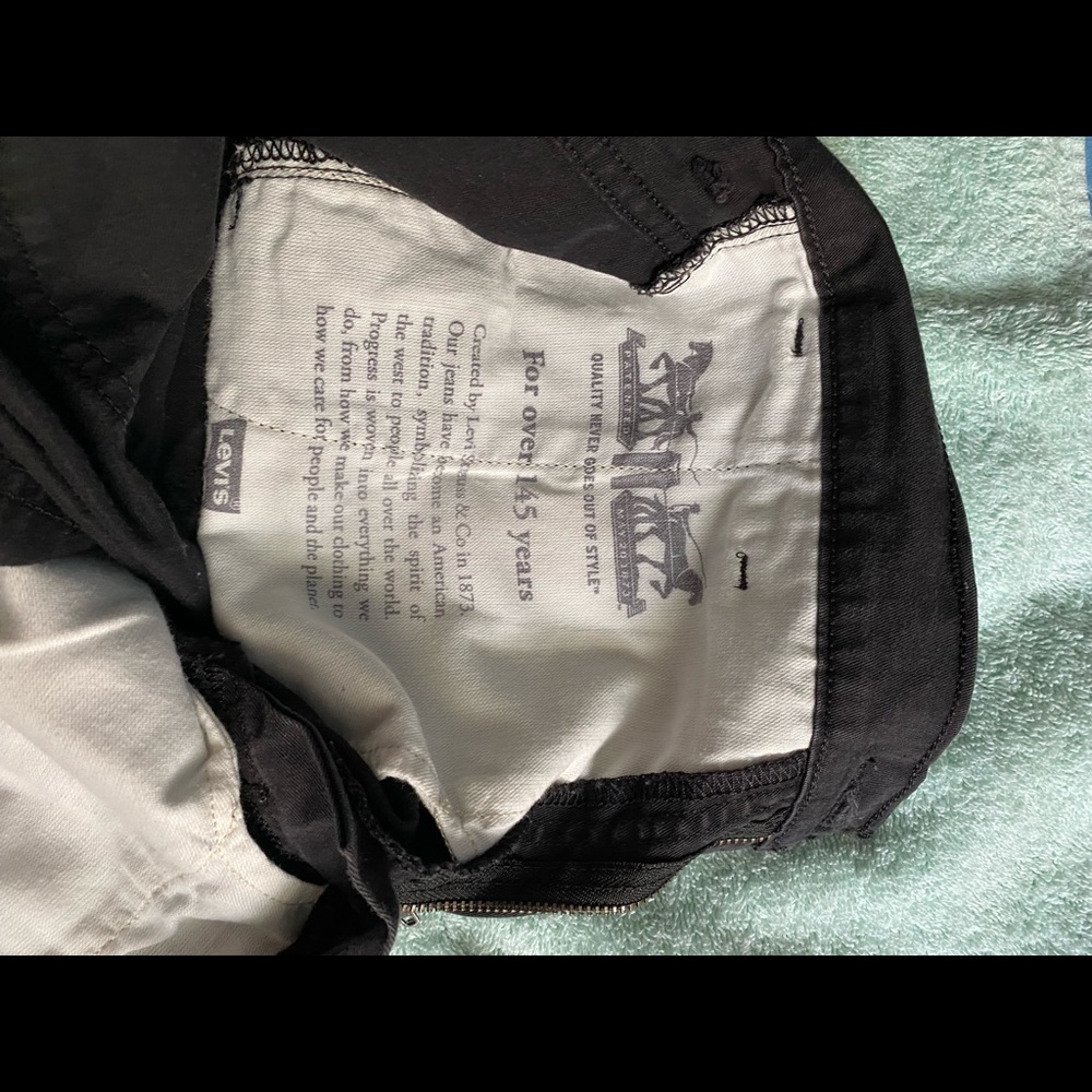 Levi’s black jeans